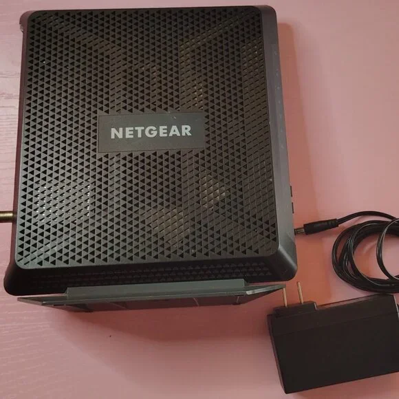 NETGEAR - Nighthawk AC1900 Router with DOCSIS 3.0 Cable Modem - Black